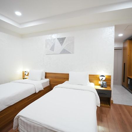 Avant Express Hotel Pool&Spa Tashkent Exterior foto