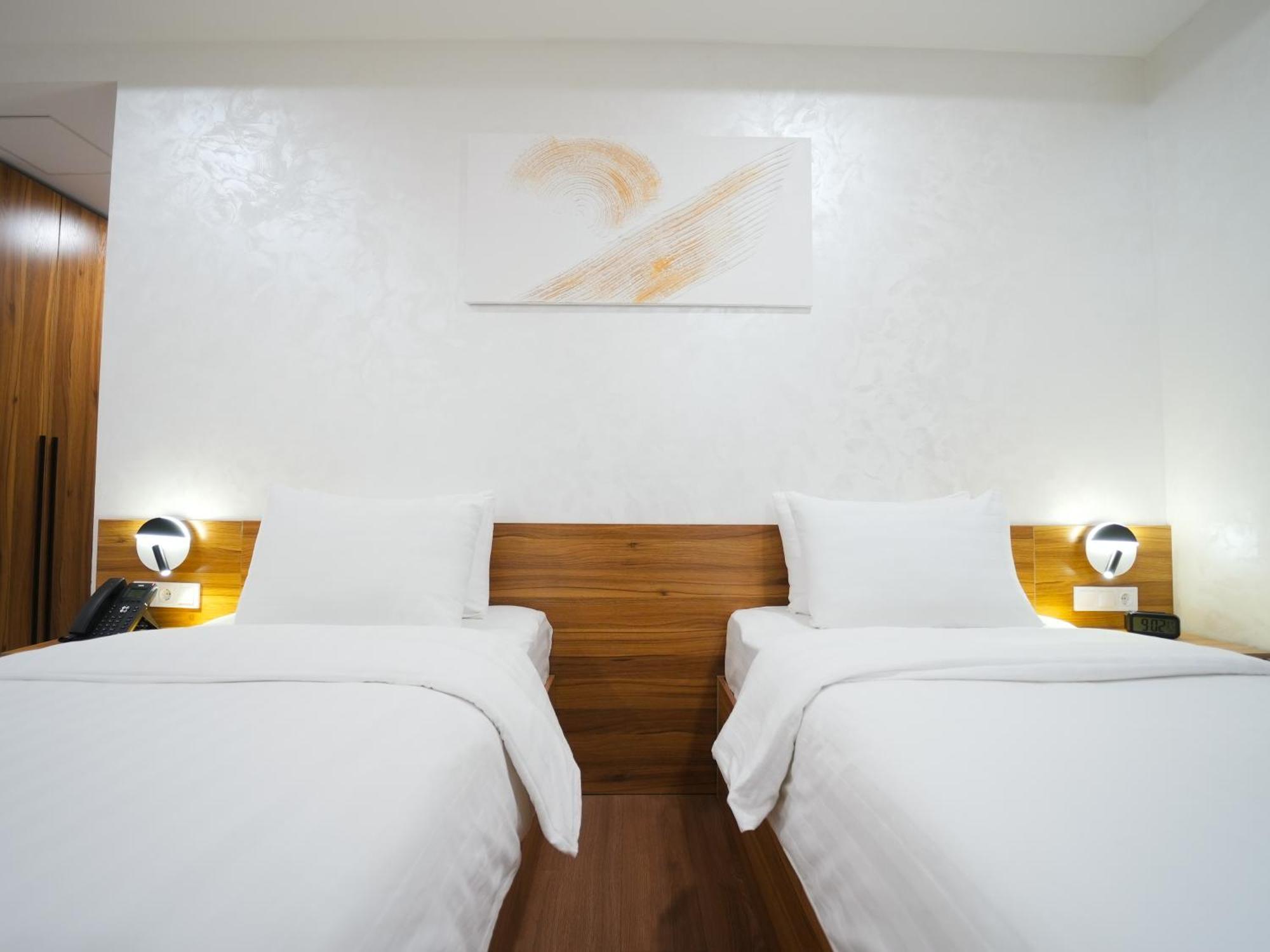 Avant Express Hotel Pool&Spa Tashkent Exterior foto